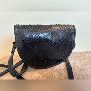 Cuero Vaca Flor Industria Argentina Vintage purse bag shiny scale blue leather